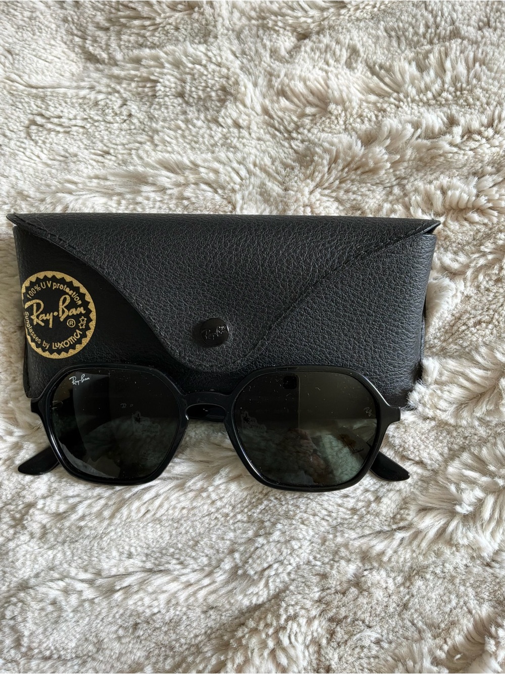 Ray-Ban Men's Black Sunglasses with Dark Lenses